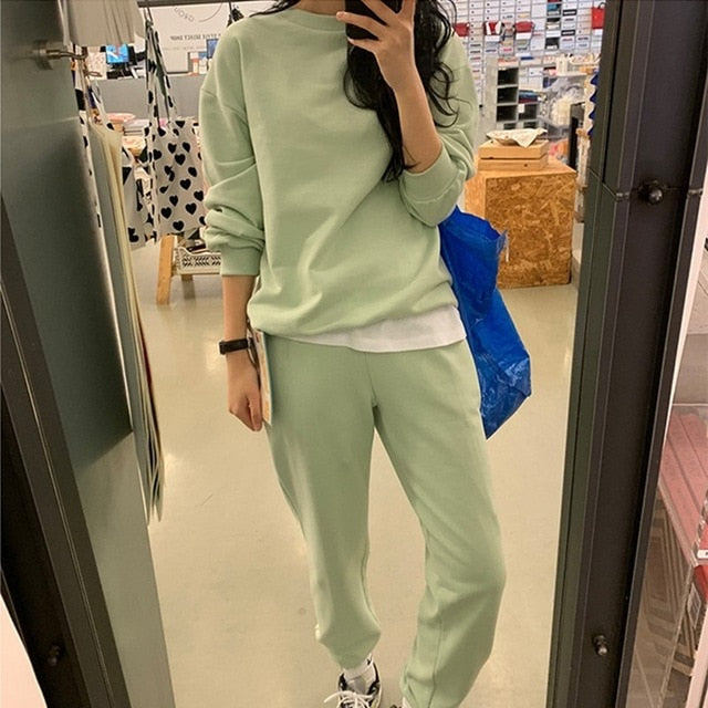 Colorfaith 2020 New Autumn Winter Women Sets Two Pieces Pullovers Sporty Pants Lounge Wear Solid Colors Tracksuit Suits WS8590